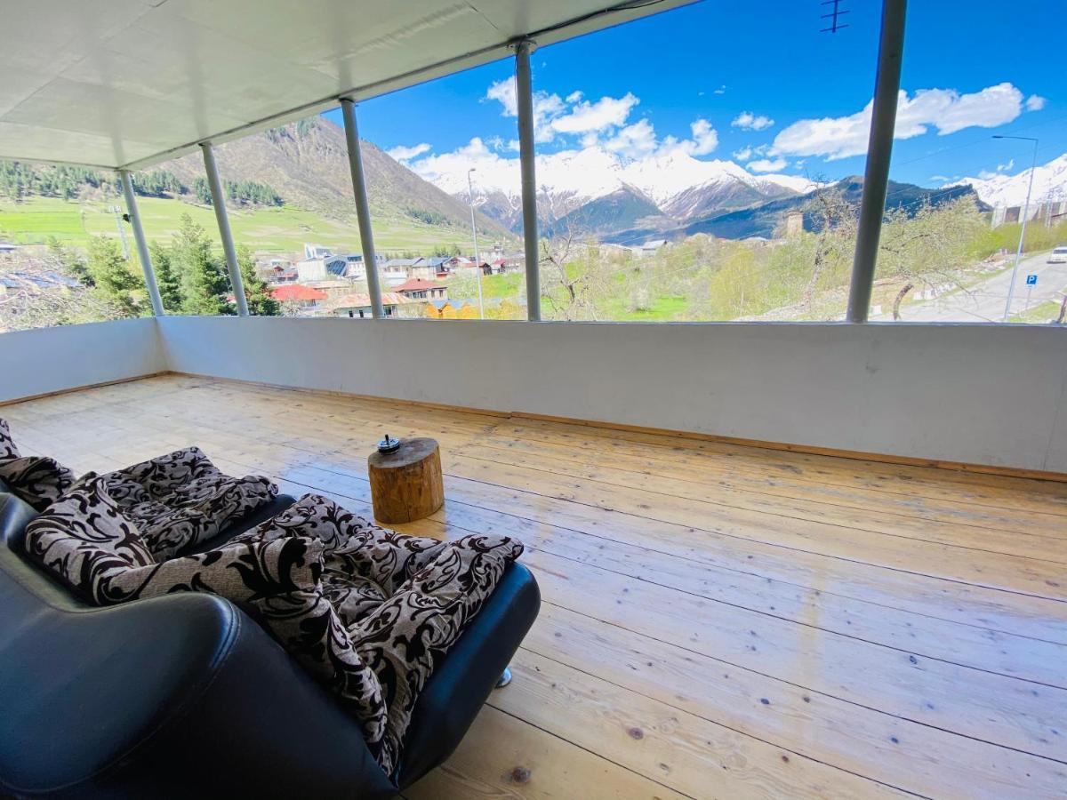 Guesthouse Alpenrose Mestia Eksteriør bilde