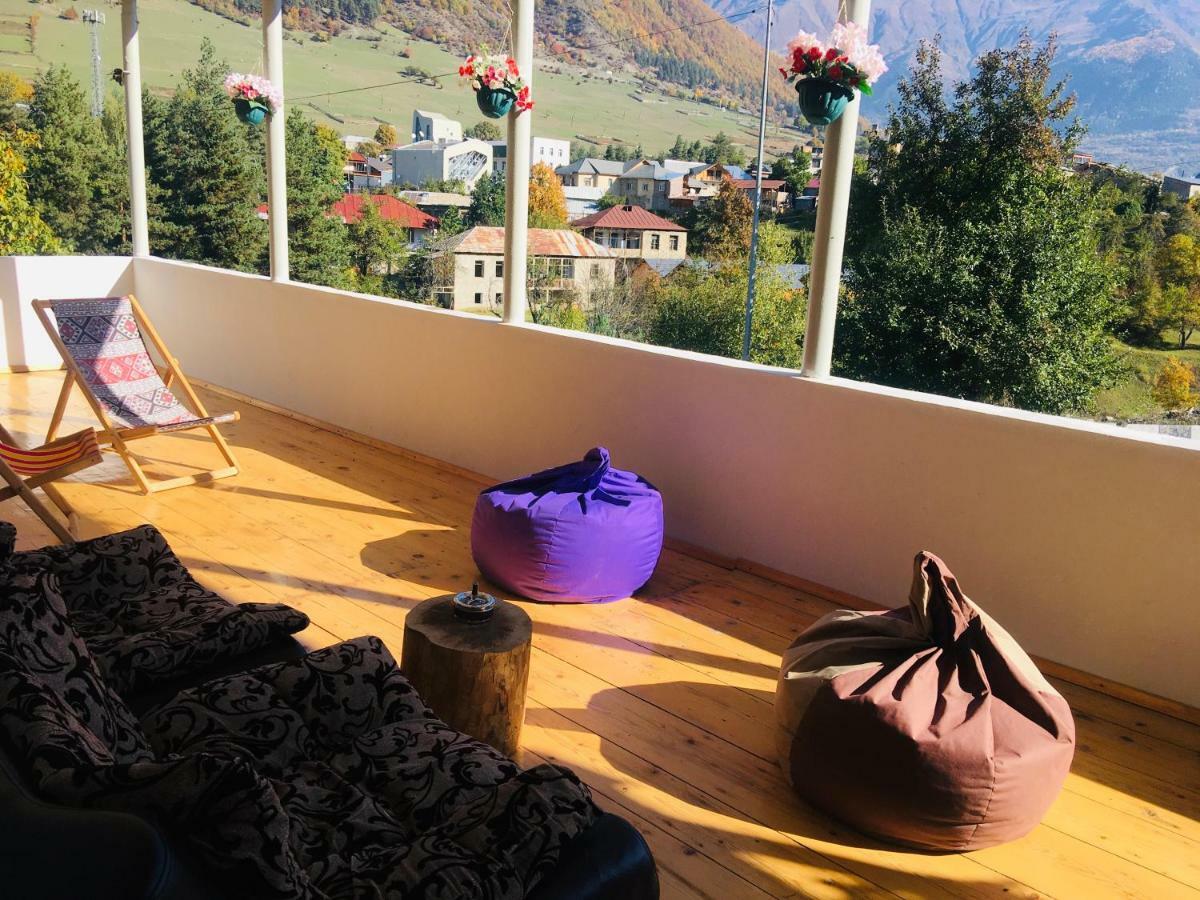 Guesthouse Alpenrose Mestia Eksteriør bilde